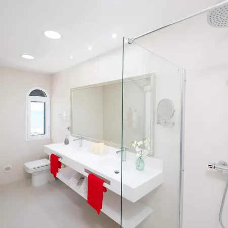 فيلة Isabella By *