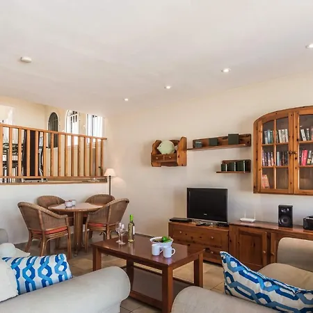 Isabella By קורלחו